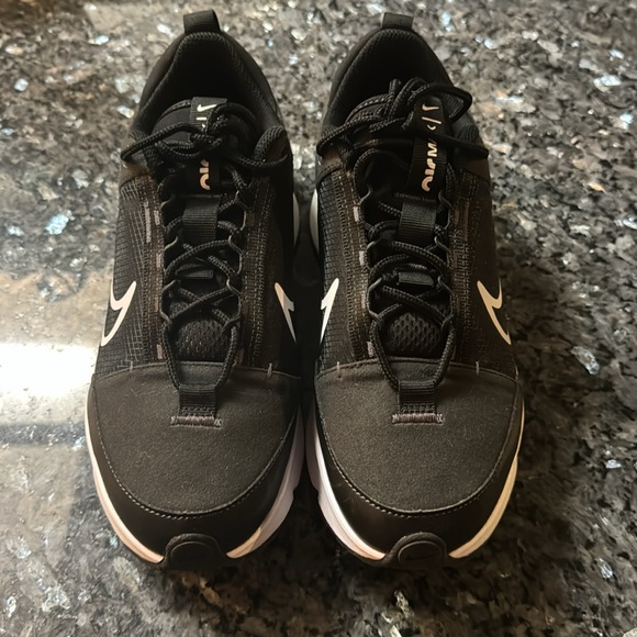 WMNS AIR MAX INTERLOCK 'BLACK WHITE Size 8.5 - Picture 3 of 9